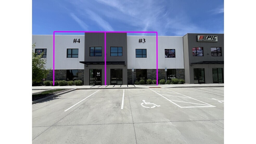 More Photos Of 9235 Eastman Park Dr, Windsor Light Manufacturing For Lease