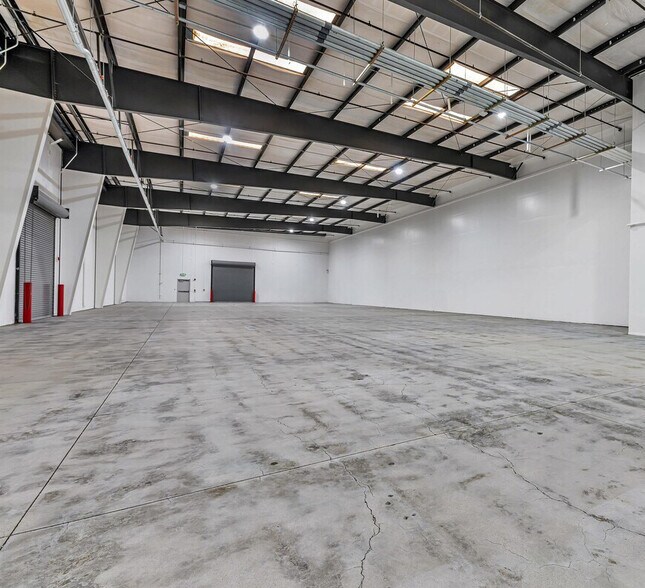 More Photos Of 1851 Airway Dr, Hollister Industrial For Lease