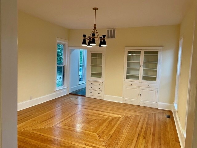 More Photos Of 208 S Elm St, Three Oaks Storefront For Sale
