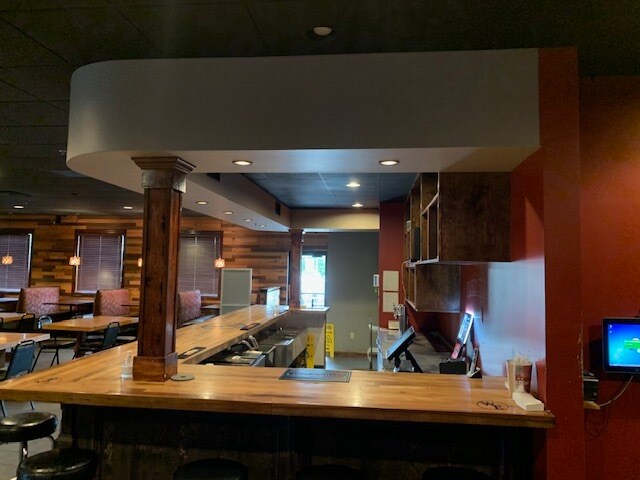 More Photos Of 8834 US Highway 51 N, Millington Restaurant For Lease