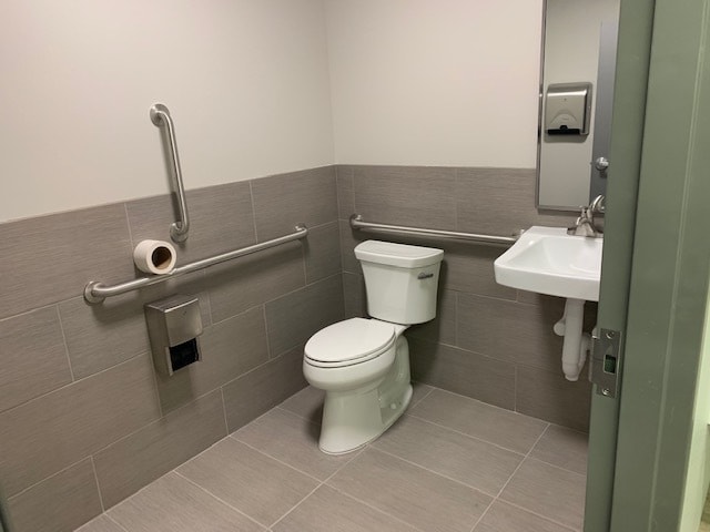 More Photos Of 4400 Portage St NW, North Canton Flex For Lease