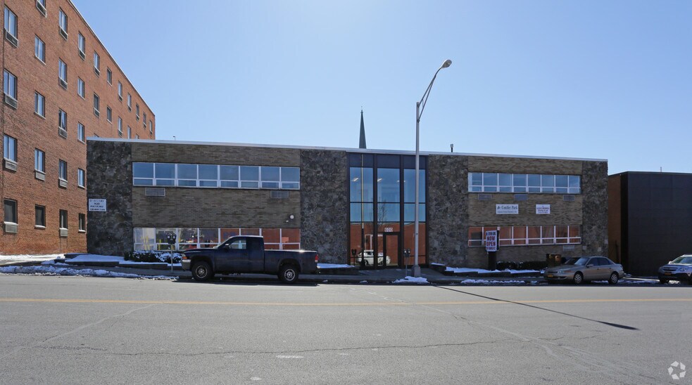 More Photos Of 600 Franklin St, Schenectady Medical For Lease