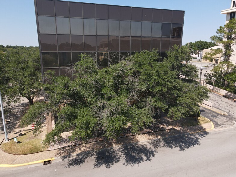 More Photos Of 333 W Main St, Ardmore Medical For Sale