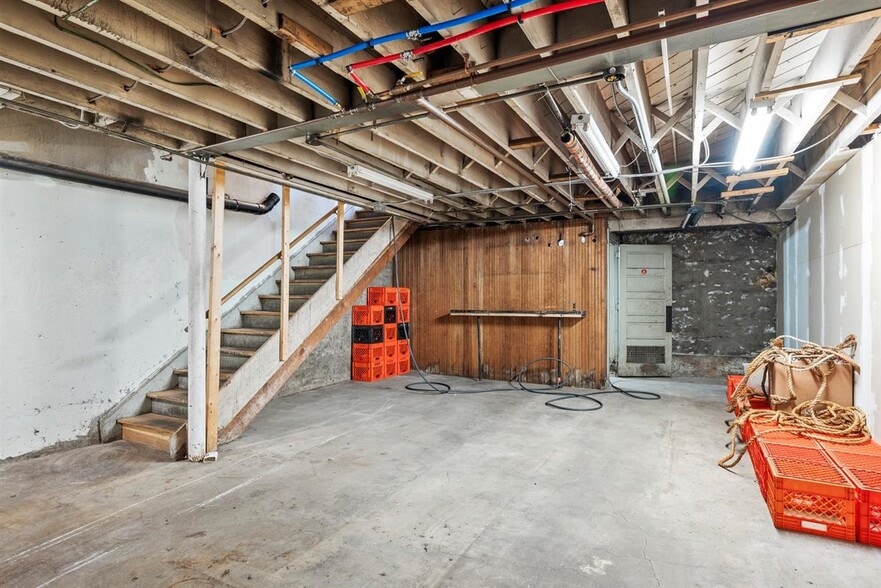 More Photos Of 1501-1503 E Carson St, Pittsburgh Restaurant For Sale