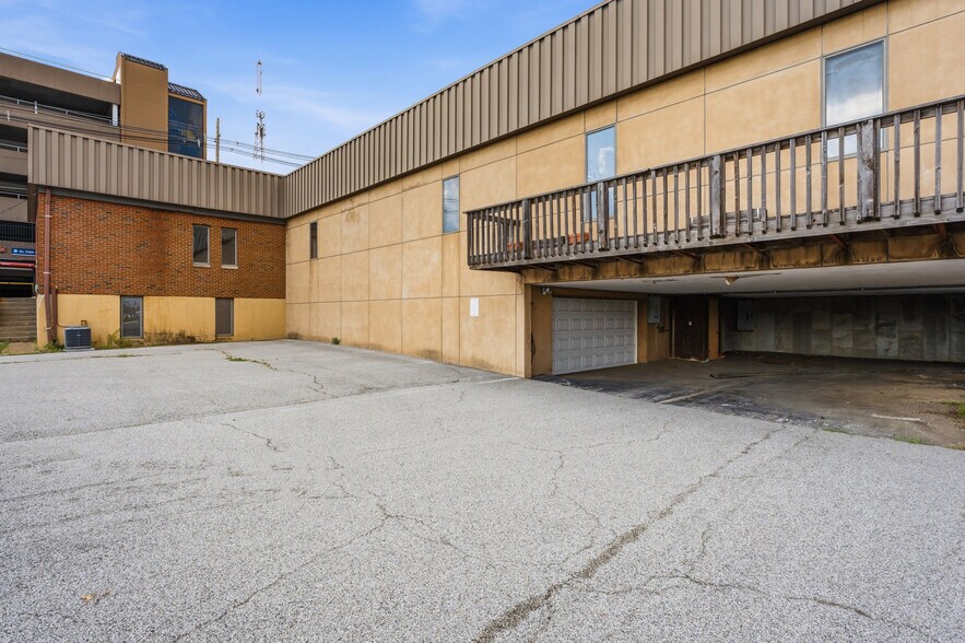 More Photos Of 12 W Lincoln St, Belleville Medical For Sale