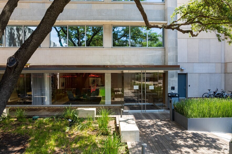 More Photos Of 316 W 12th St, Austin Office For Lease