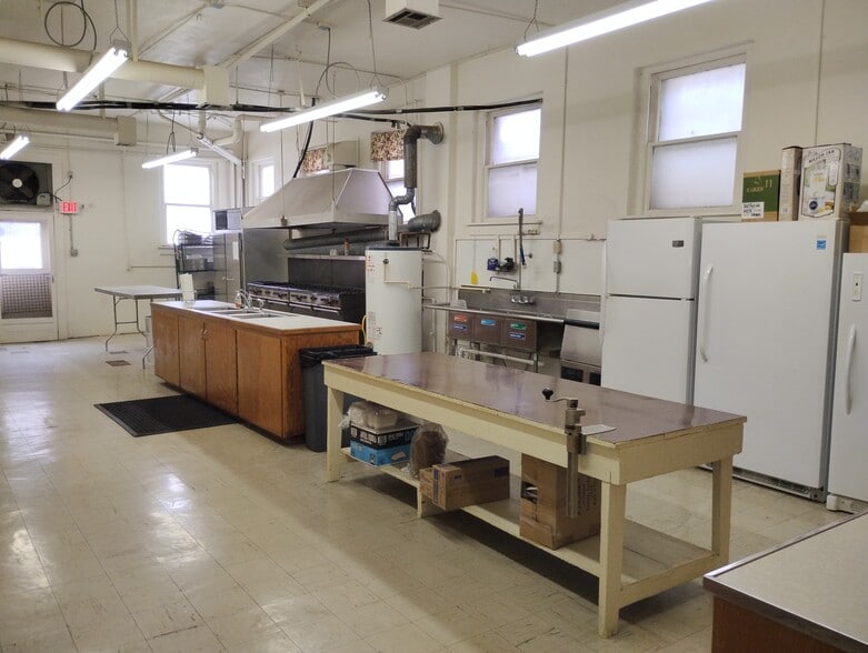 More Photos Of 906 Elm St, Coffeyville Religious Facility For Sale
