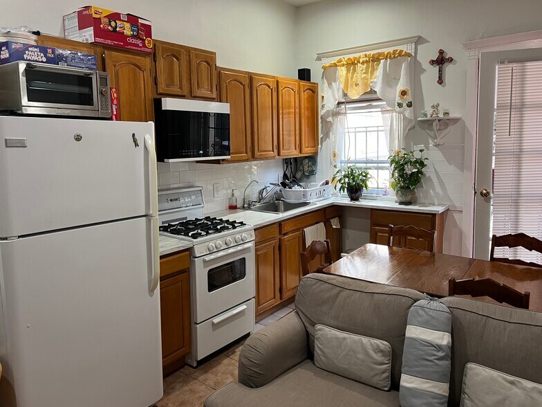 More Photos Of 561 6th Ave, Brooklyn Apartments For Sale