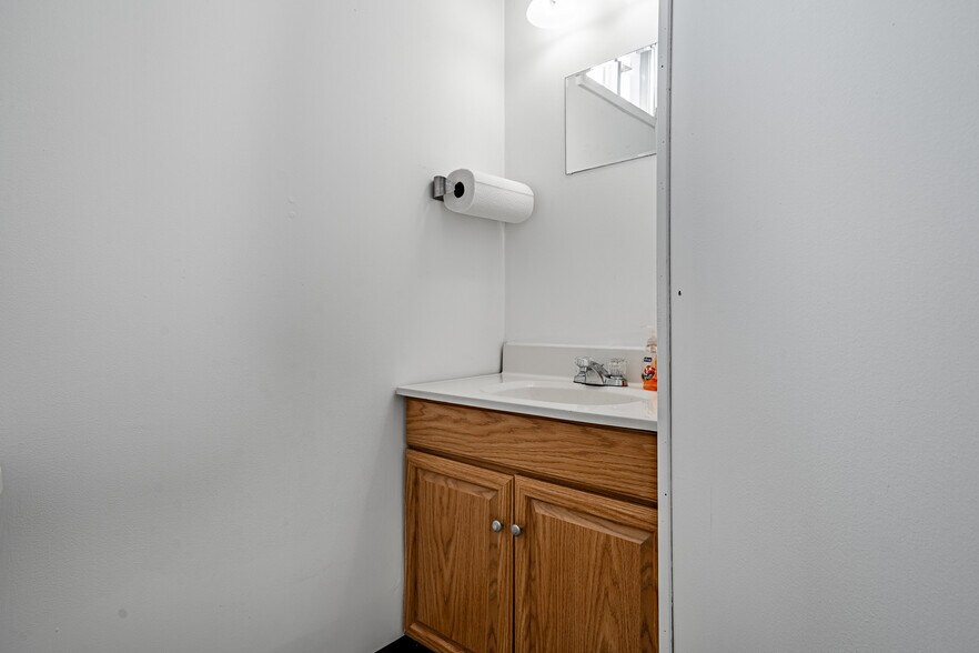 More Photos Of 663 Clearview Ave, Trevose Light Manufacturing For Sale