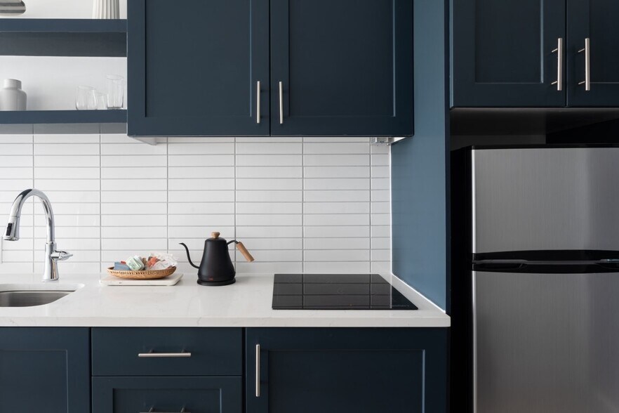 More Photos Of 1812 E 6th St, Austin Hospitality For Sale