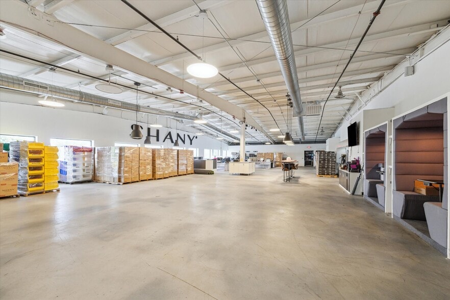 More Photos Of 10302 Mula Rd, Stafford Warehouse For Sale