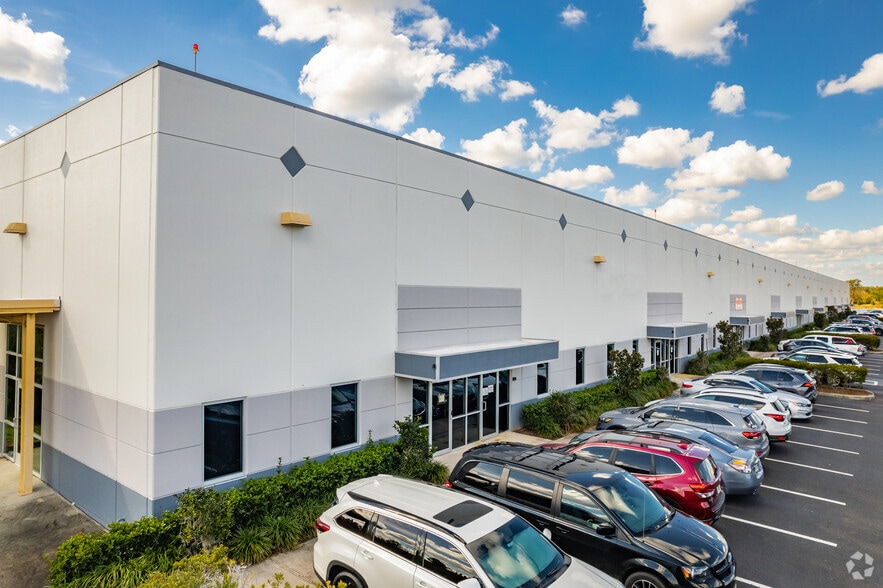 More Photos Of 4450 Pet Ln, Lutz Distribution For Lease