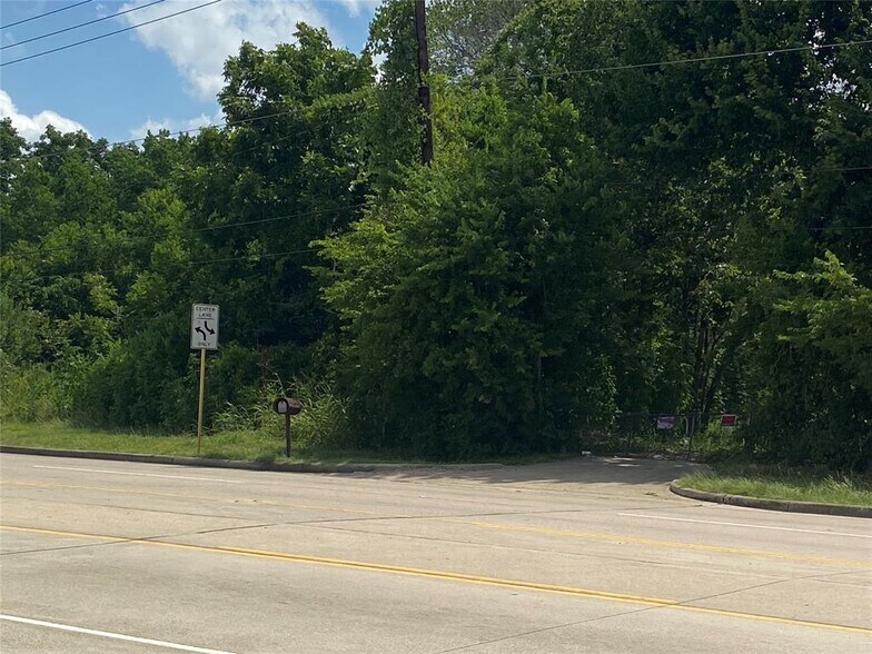 More Photos Of 6210 Thompson Rd, Baytown Land For Sale