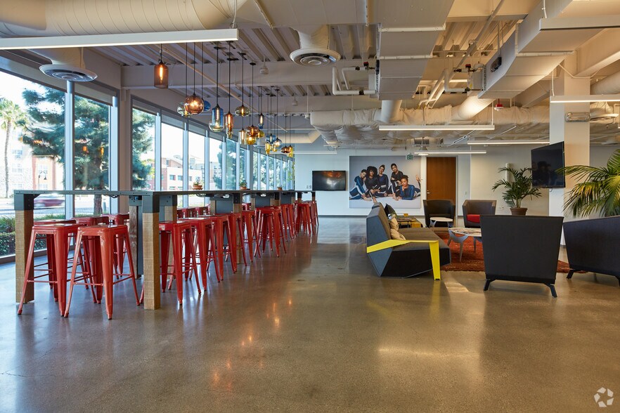 More Photos Of 1888 Rosecrans Ave, Manhattan Beach Office For Lease