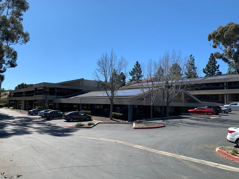 More Photos Of 16885 W Bernardo Dr, San Diego Loft Creative Space For Lease