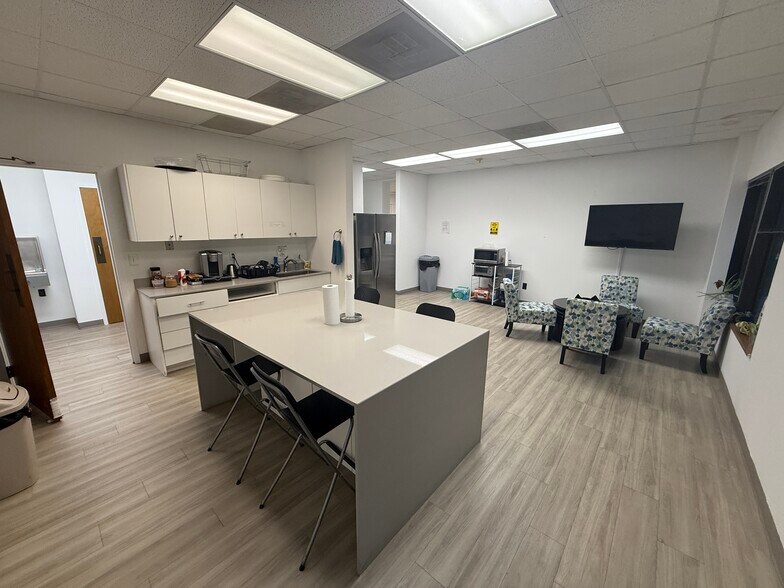 More Photos Of 3680 N Peachtree Rd, Chamblee Loft Creative Space For Lease