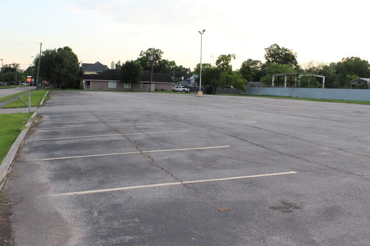 More Photos Of 17886 Tx-3, Webster Bar For Sale