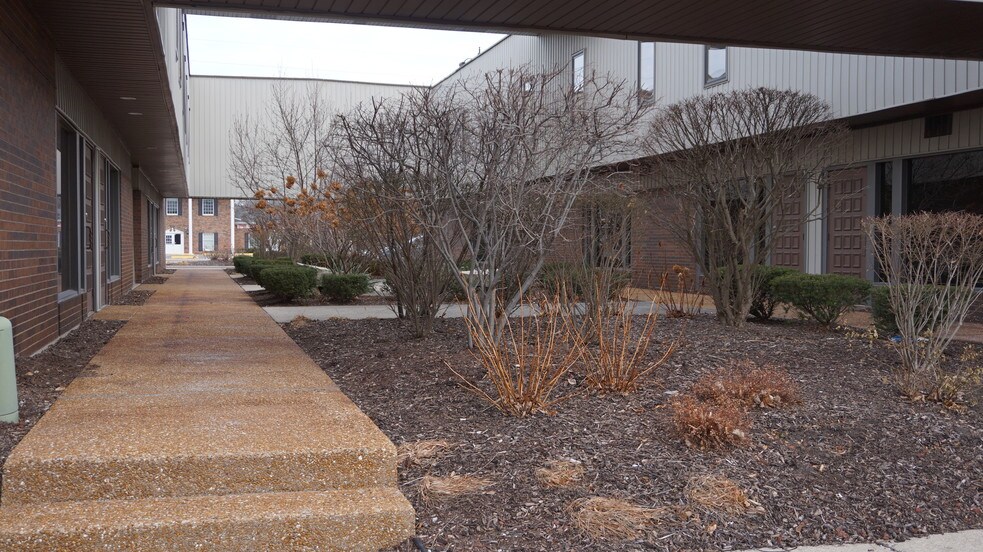 More Photos Of 15510 Cicero Ave, Oak Forest Medical For Lease