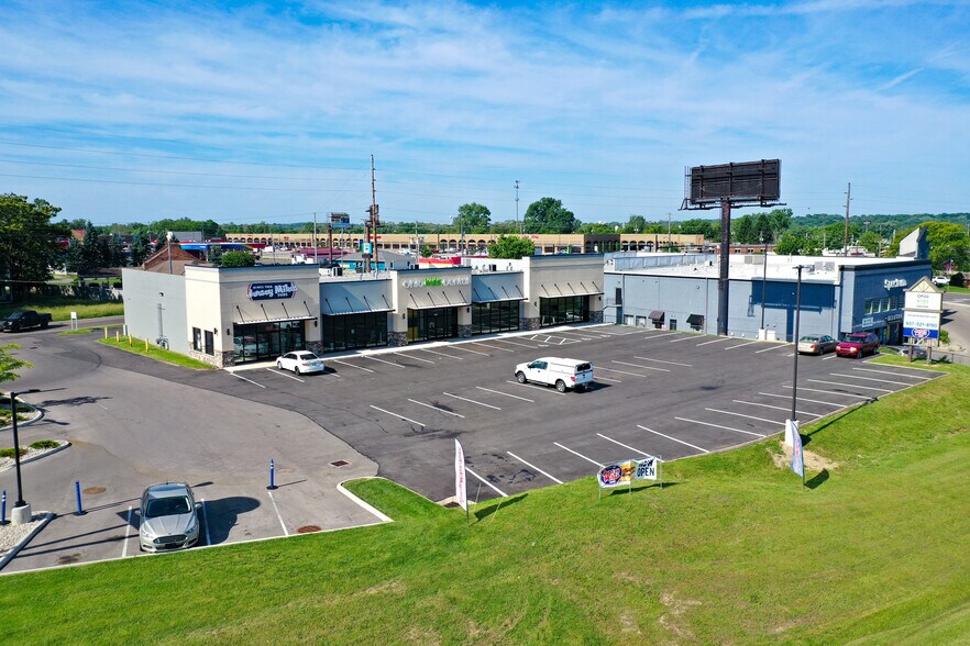 More Photos Of 1406 W 1st St, Springfield Storefront For Lease