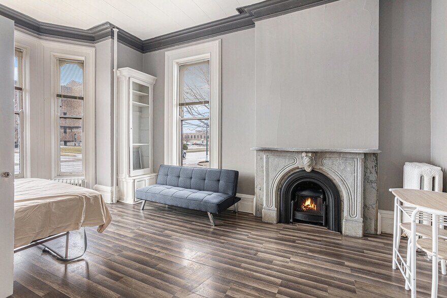 More Photos Of 701 Center Ave, Bay City Apartments For Sale