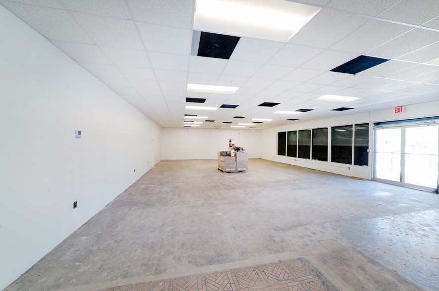 More Photos Of 934 E Henderson Ave, Tampa Unknown For Sale