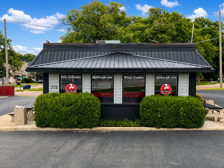 More Photos Of 215 W Lincoln Hwy, Dekalb Restaurant For Lease