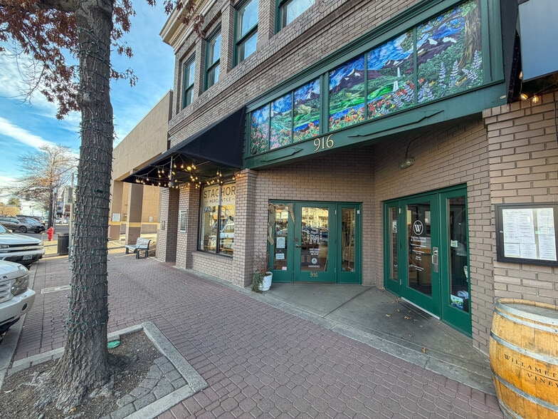 More Photos Of 916 NW Wall St, Bend General Retail For Lease