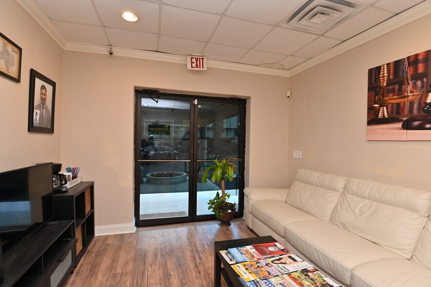 More Photos Of 2715 Fannin St, Houston Medical For Sale