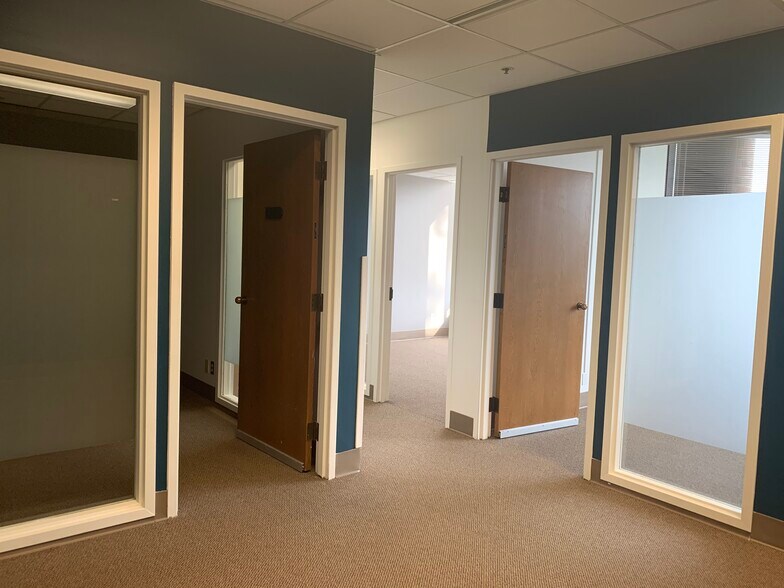 More Photos Of 15446 NE Bel Red Rd, Redmond Office For Sale