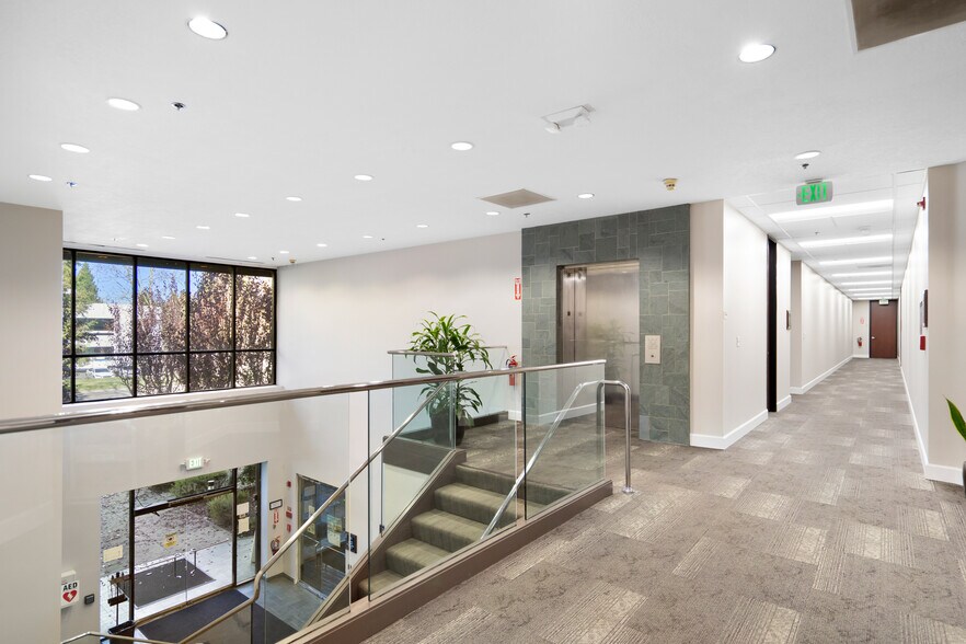 More Photos Of 1425 N McDowell Blvd, Petaluma Office For Sale