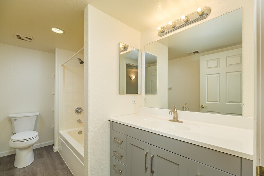 More Photos Of 4073 Louis Krohn Dr, Santa Rosa Storefront Retail Residential For Sale