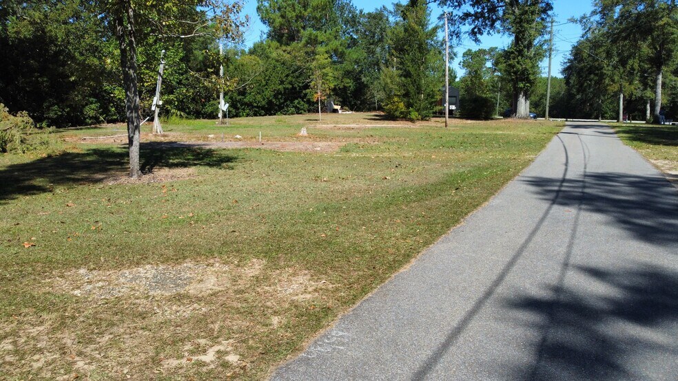 More Photos Of 3174 Westwood Dr, Marianna Trailer Camper Park For Sale