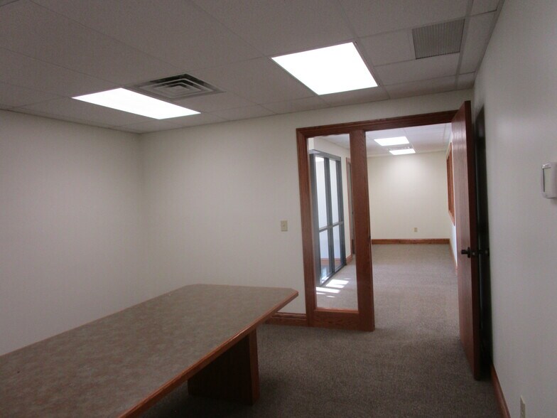More Photos Of 1807 E Mary St, Garden City Office For Lease