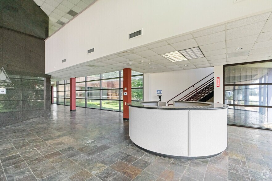 More Photos Of 11302 Tanner Rd, Houston Office For Sale