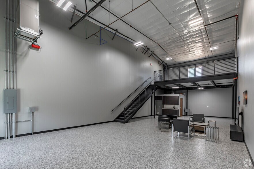 More Photos Of 7637 FM 3009, Schertz Light Distribution For Sale