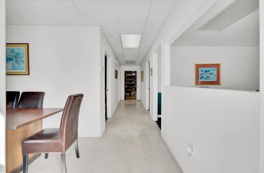 More Photos Of 1950 Belgrade Ave, Charleston Office For Lease
