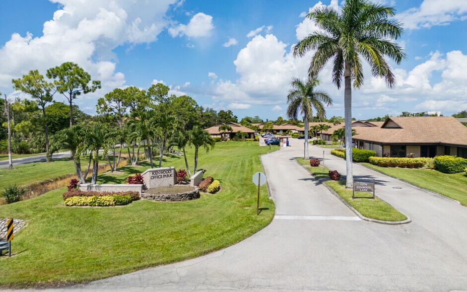 More Photos Of 12734 Kenwood Ln, Fort Myers Medical For Lease
