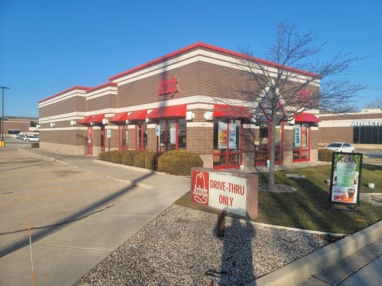 More Photos Of 5910-5960 75th St, Kenosha Unknown For Lease