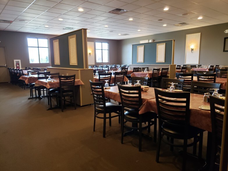 More Photos Of N9650 Friendship Dr, Kaukauna Restaurant For Sale