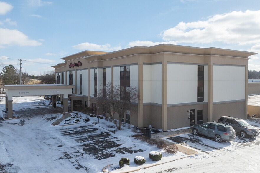 More Photos Of 1150 Riverside Dr, Battle Creek Hotel For Sale