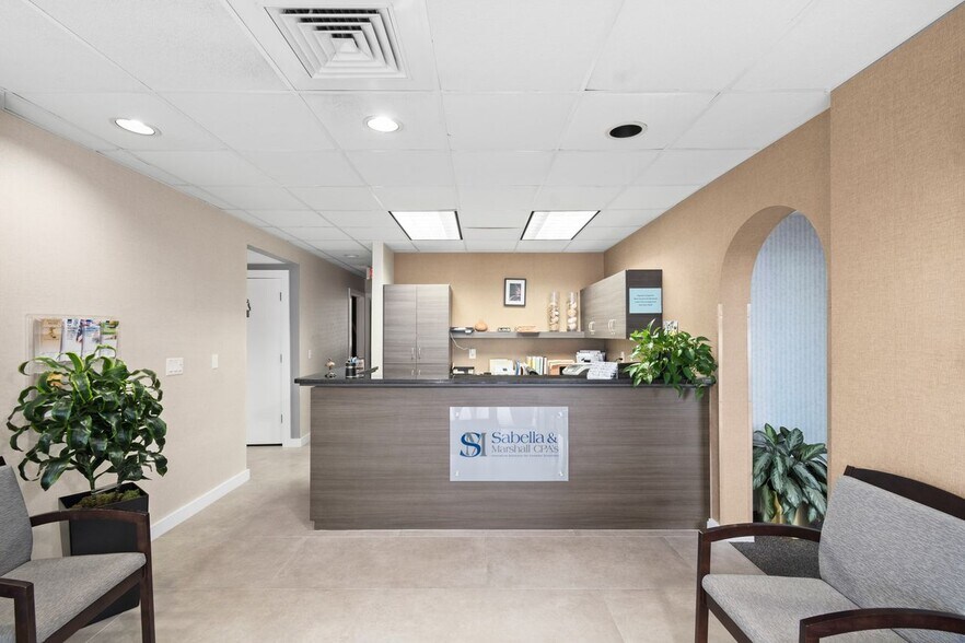 More Photos Of 2501 S Tamiami Trl, Sarasota Office For Sale