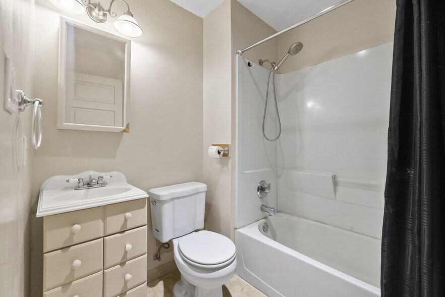 More Photos Of 1619 N Madison St, Spokane Multifamily For Sale