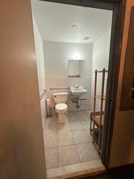 More Photos Of 180 W 9th St, Brooklyn Apartments For Lease