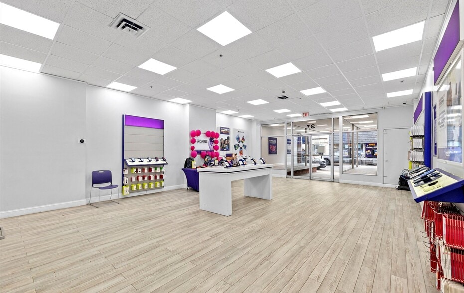 More Photos Of 37-39 Glen St, Glen Cove Office Residential For Sale