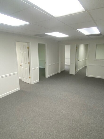 More Photos Of 419 E Crossville Rd, Roswell Medical For Lease