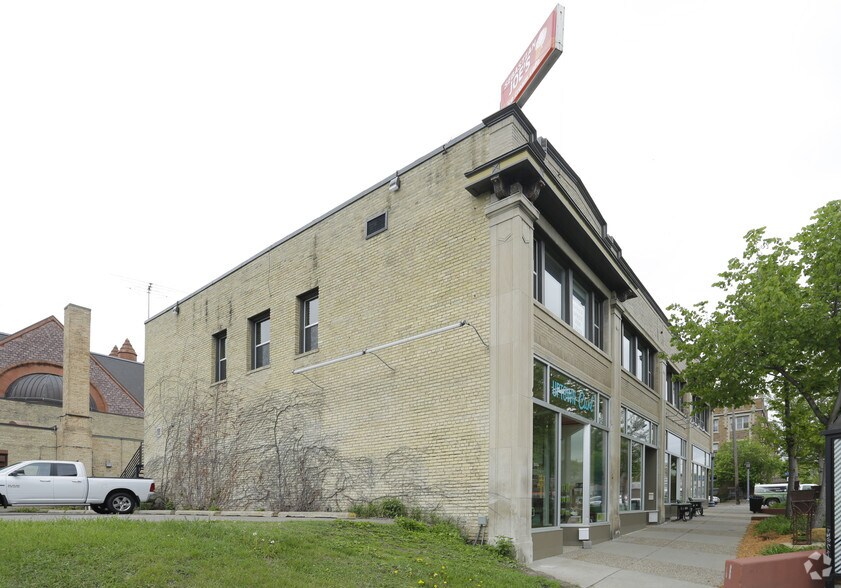 More Photos Of 2000-2006 Hennepin Ave, Minneapolis Storefront Retail Office For Lease