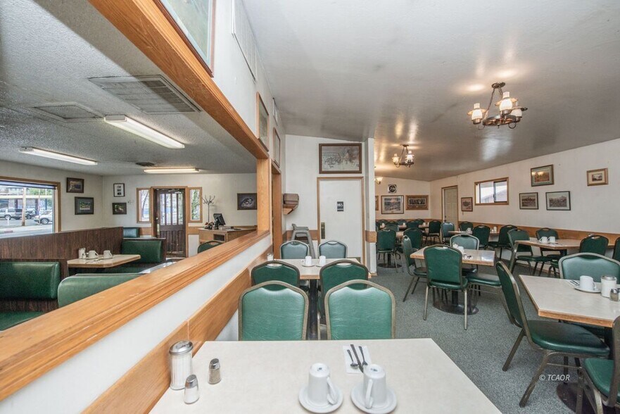 More Photos Of 790 Main St, Weaverville Restaurant For Sale
