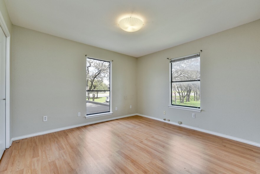 More Photos Of 2111 W Slaughter Ln, Austin Office For Lease