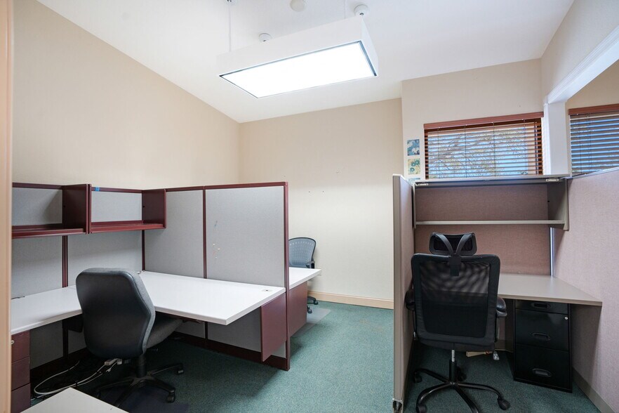 More Photos Of 3910 Golf Park Loop, Bradenton Office For Sale