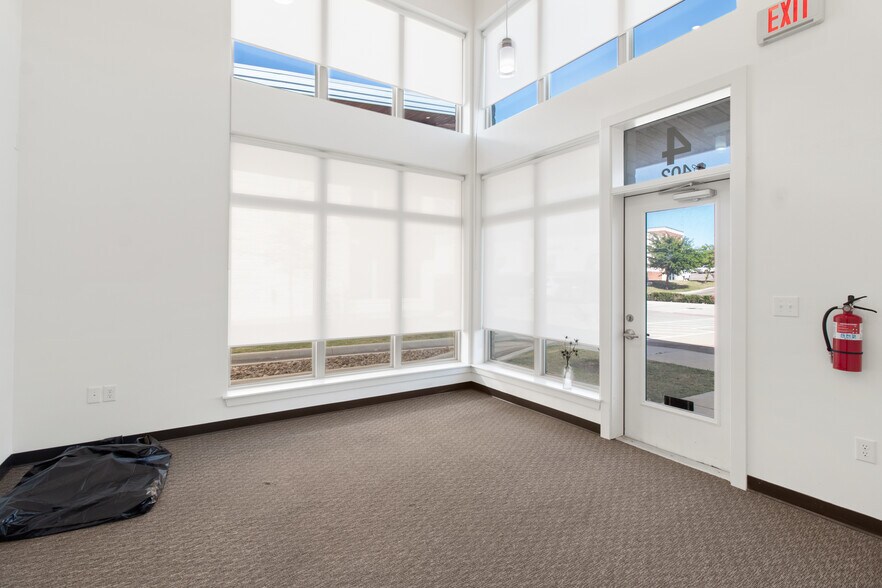 More Photos Of 4438 State Highway 6, College Station Office For Lease
